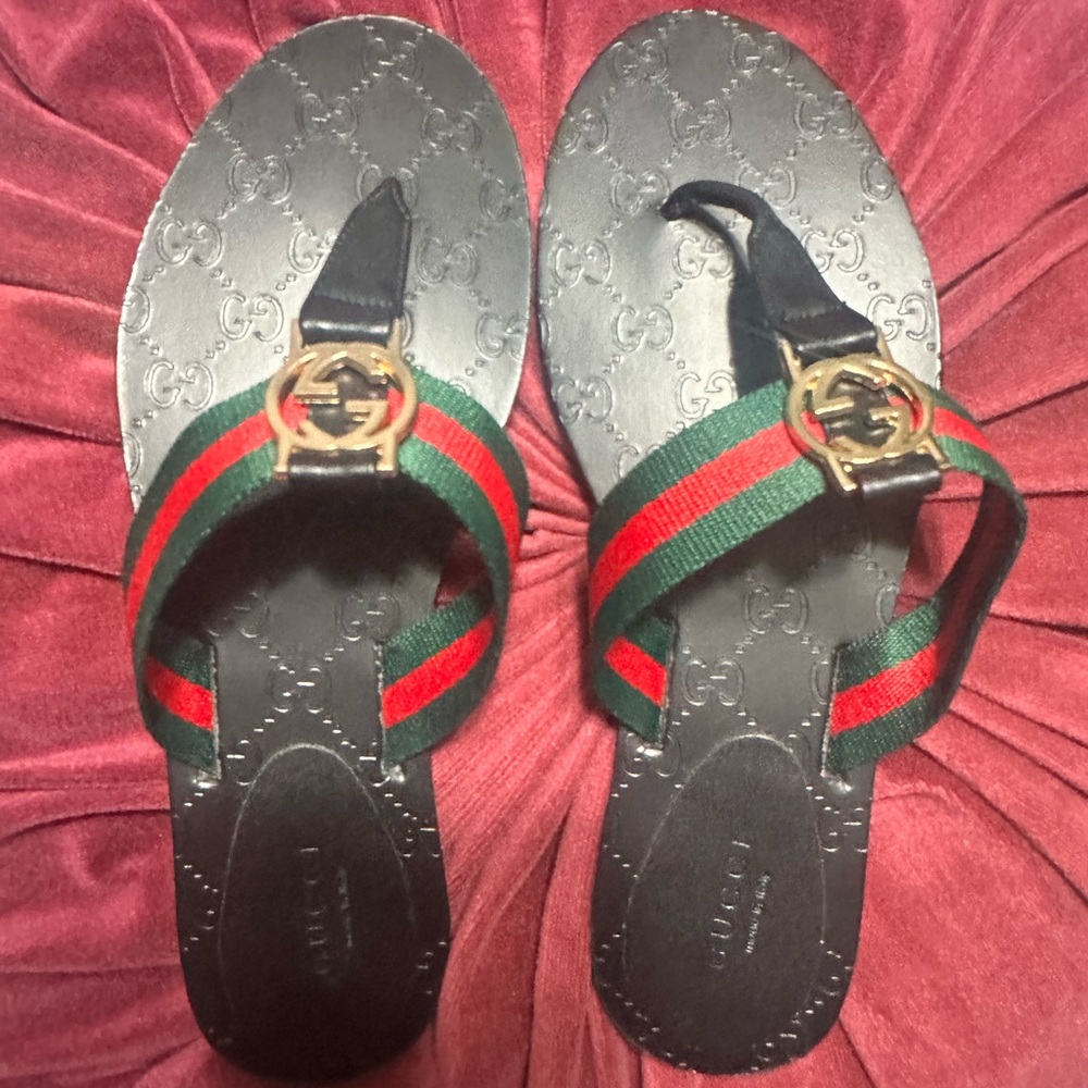 Gucci Black Flip-Flops with Red and Green Straps